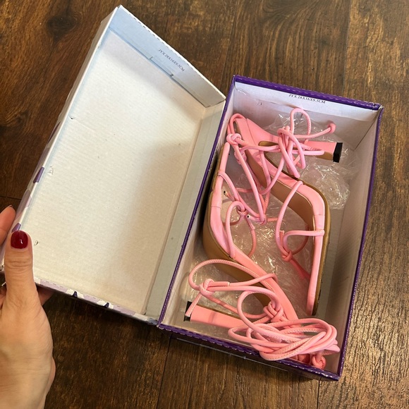 - SHEIN Barbie pink lace up heels - Picture 5 of 14